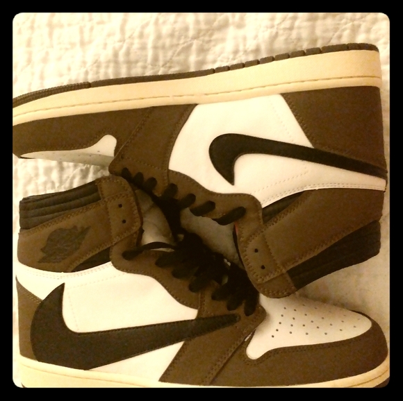 nike shoes - Picture 1 of 3